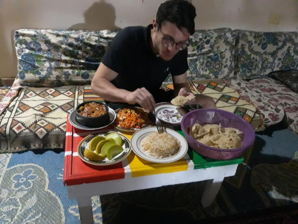 One Love Guesthouse & Restaurant Луксор Экстерьер фото