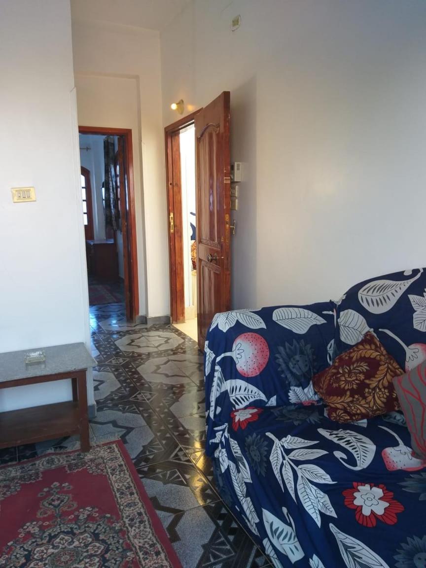 One Love Guesthouse & Restaurant Луксор Экстерьер фото