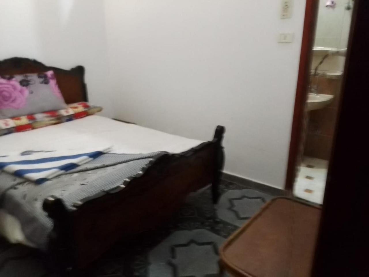 One Love Guesthouse & Restaurant Луксор Экстерьер фото