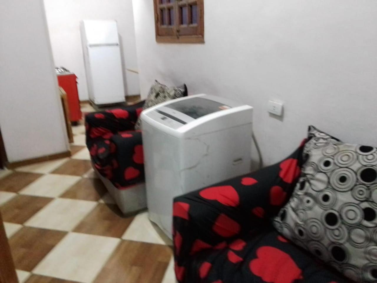 One Love Guesthouse & Restaurant Луксор Экстерьер фото